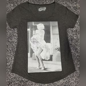 Marilyn Monroe Old Navy Collectabilitees XS graphic tee